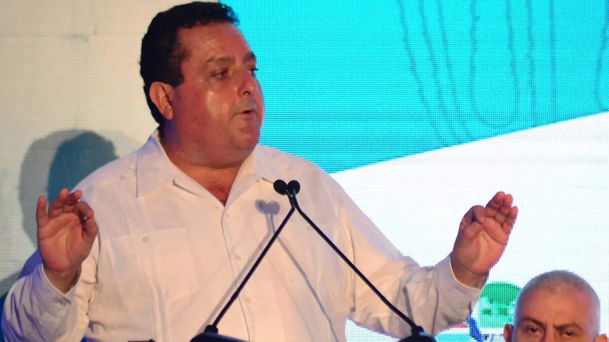 carlos mendoza davis gobernador