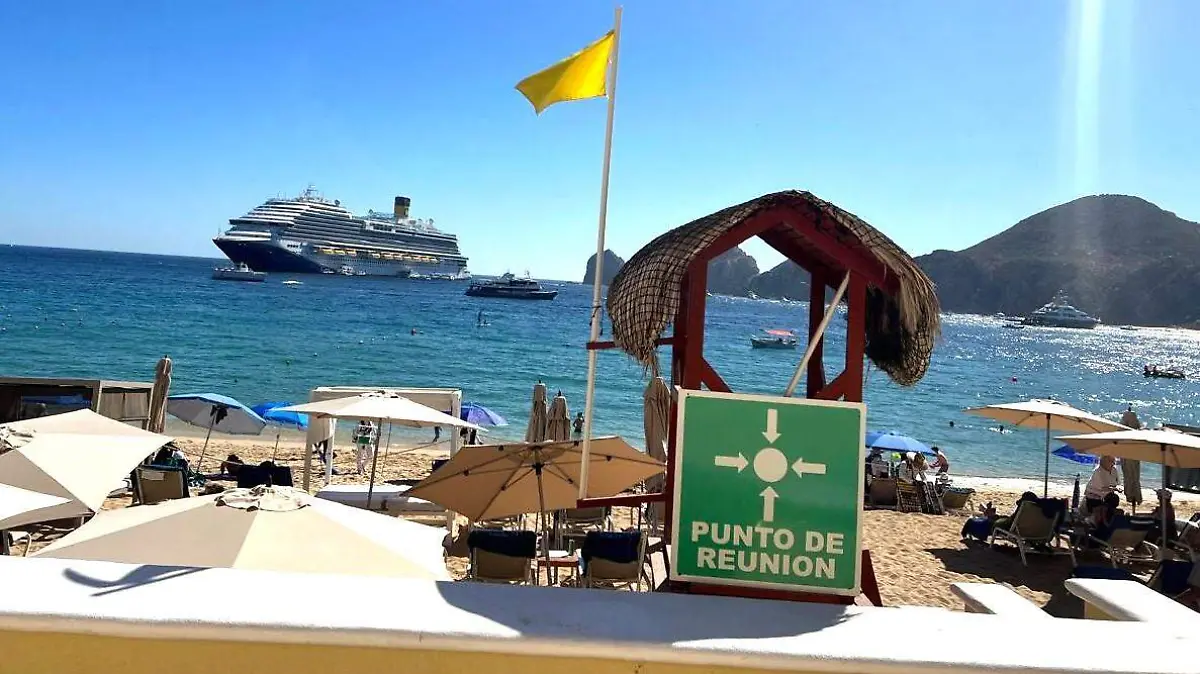 bandera amarilla en playas de los cabos