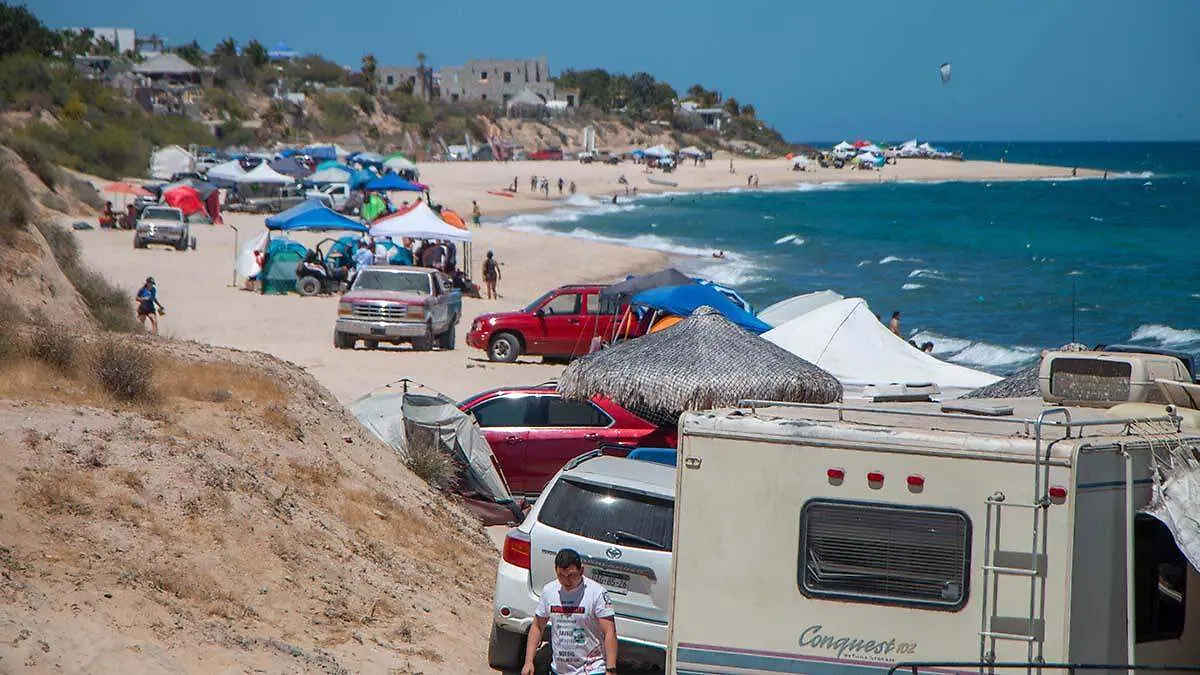 en que playas puedo acampar en la paz