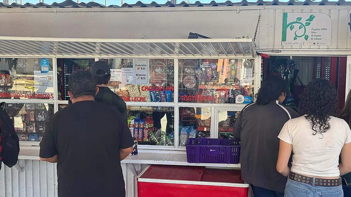 cuantas personas acuden a comer con las macdonas puesto de comida universidad