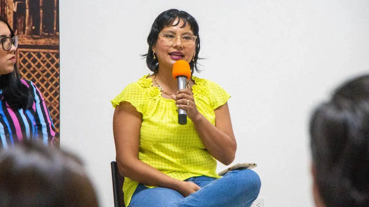 daniela reyes periodista foro