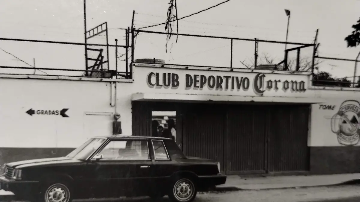 luis spota llego a la paz para una funcion de box nacional en 1984