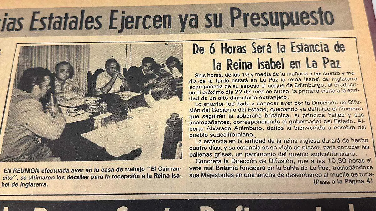a que hora llego la reina isabel a la paz