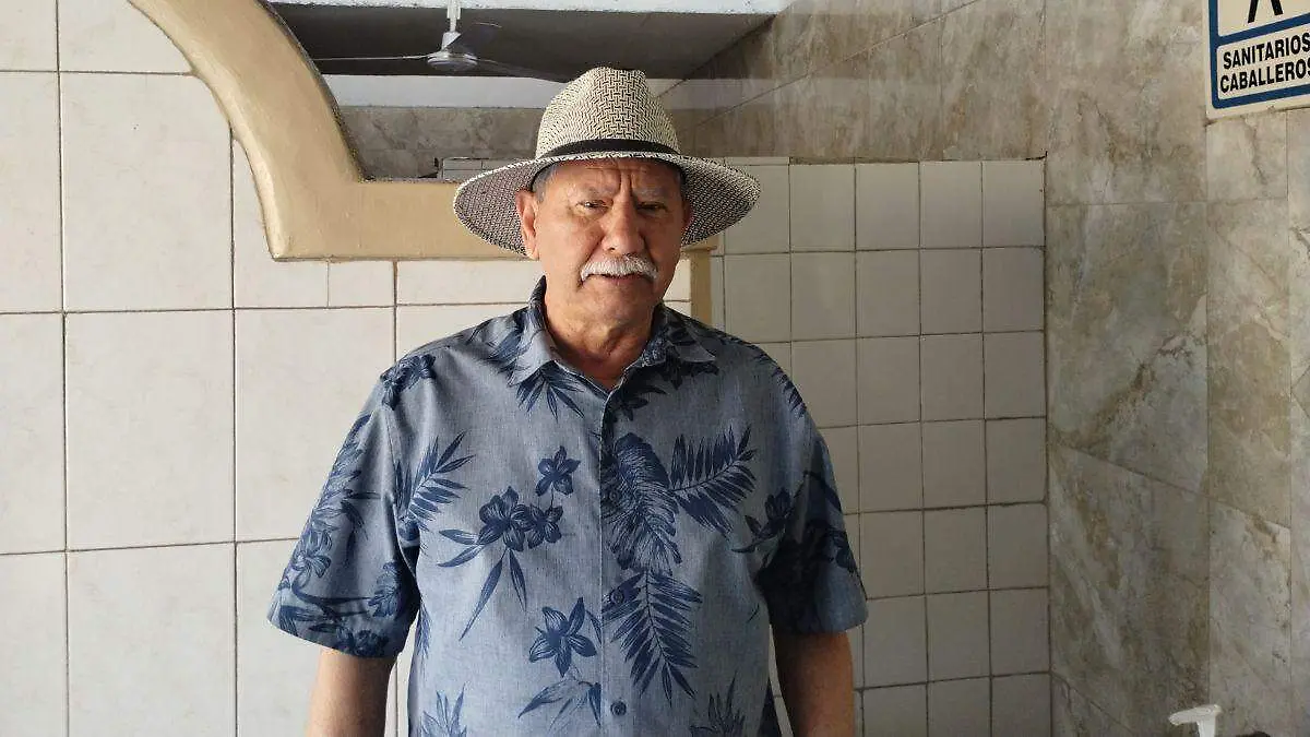 Estos baños con regadera han sido punto clave en La Paz desde los 80