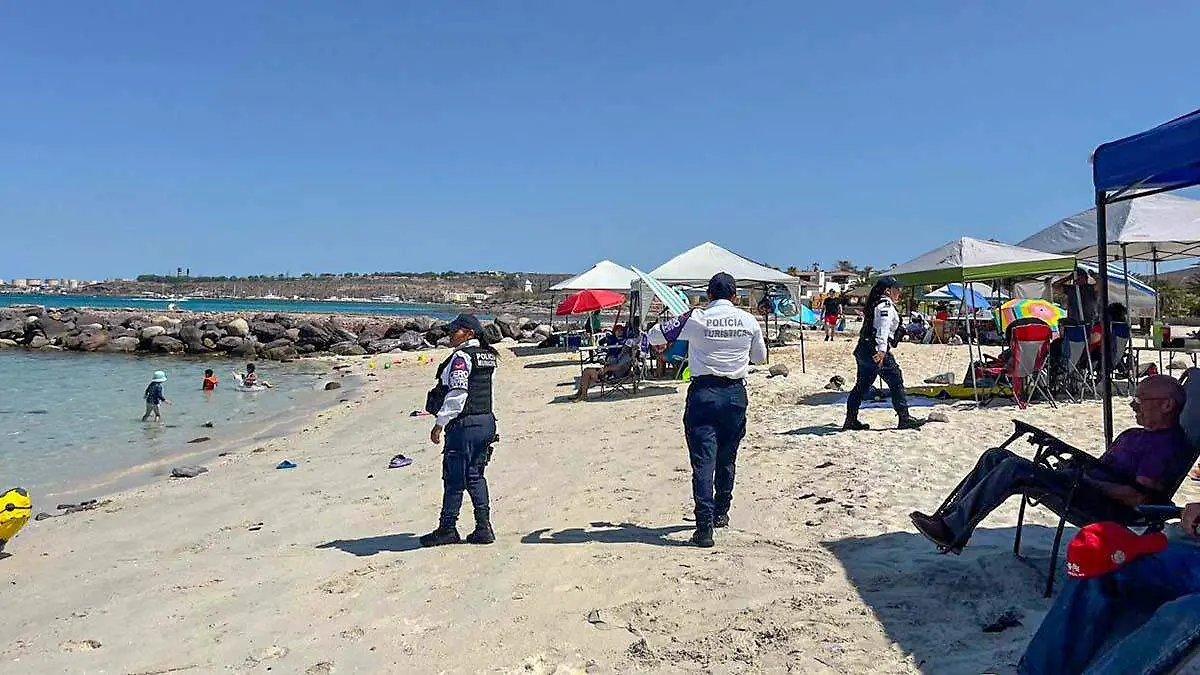 hay seguridad y turistas en playas de la paz