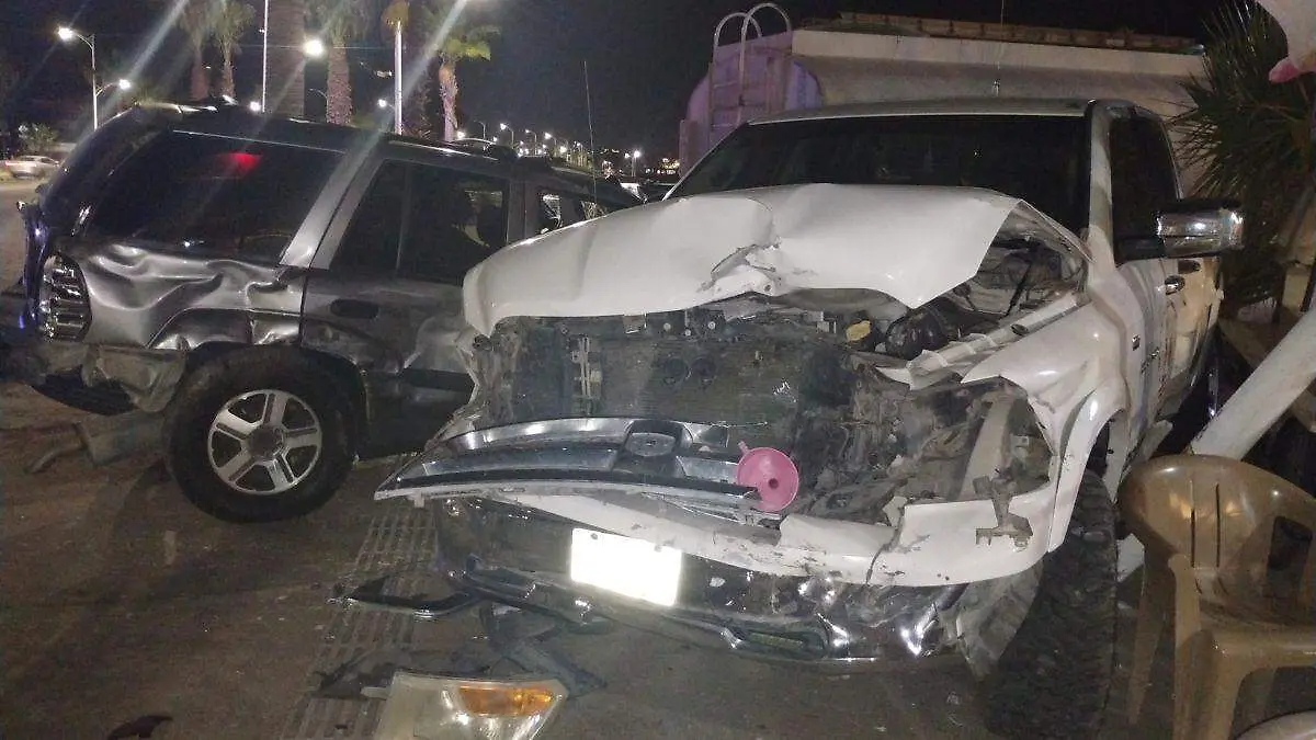 accidente en el malecon de la paz