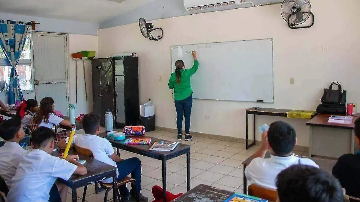 cuando suspenden clases en mayo