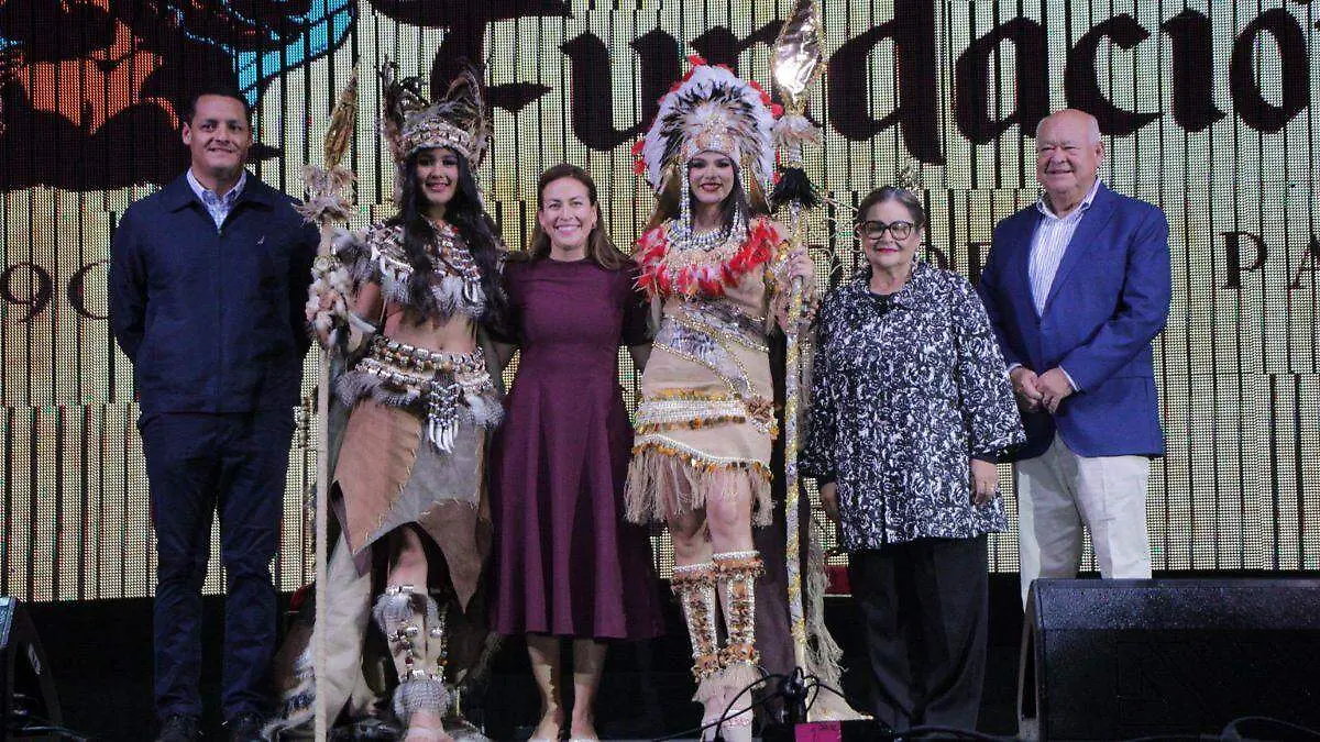 coronacion de la reina calafia en las fiestas de fundacion de la paz