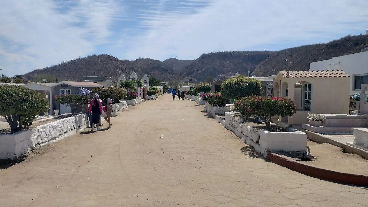 alistan los panteones de la paz para el dia de las madres