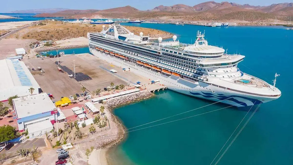 API puerto pichilingue crucero