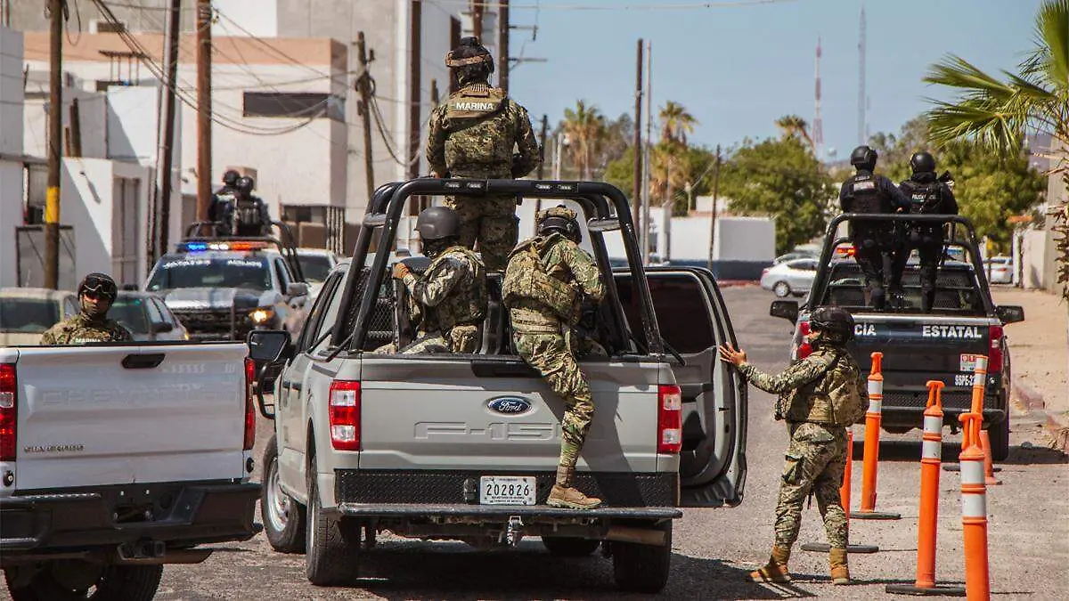 MILITARES POLICIAS PATRULLAS