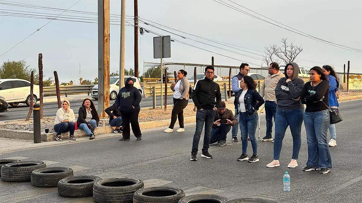 cuantos maestros participaron en el bloqueo