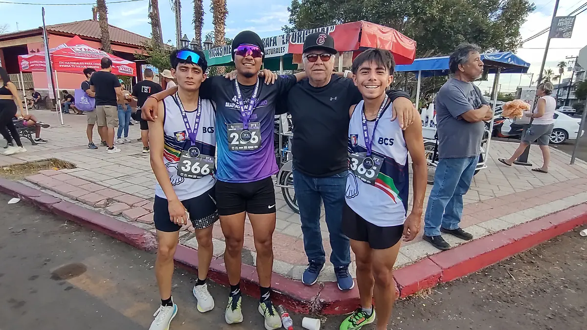 quien obtuvo el primer lugar en el medio maraton costero de la paz