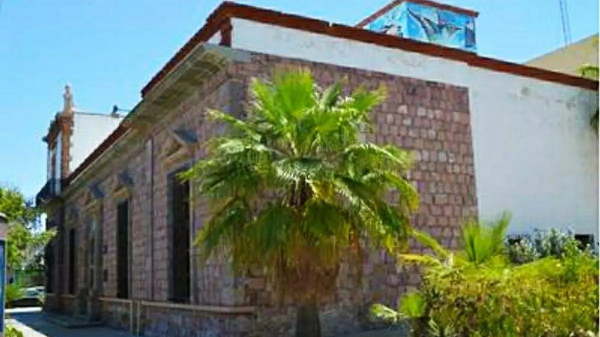 BIBLIOTECA EMBRUJADA