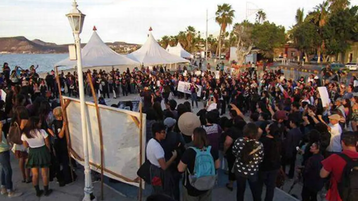 Convocan a la marcha 2