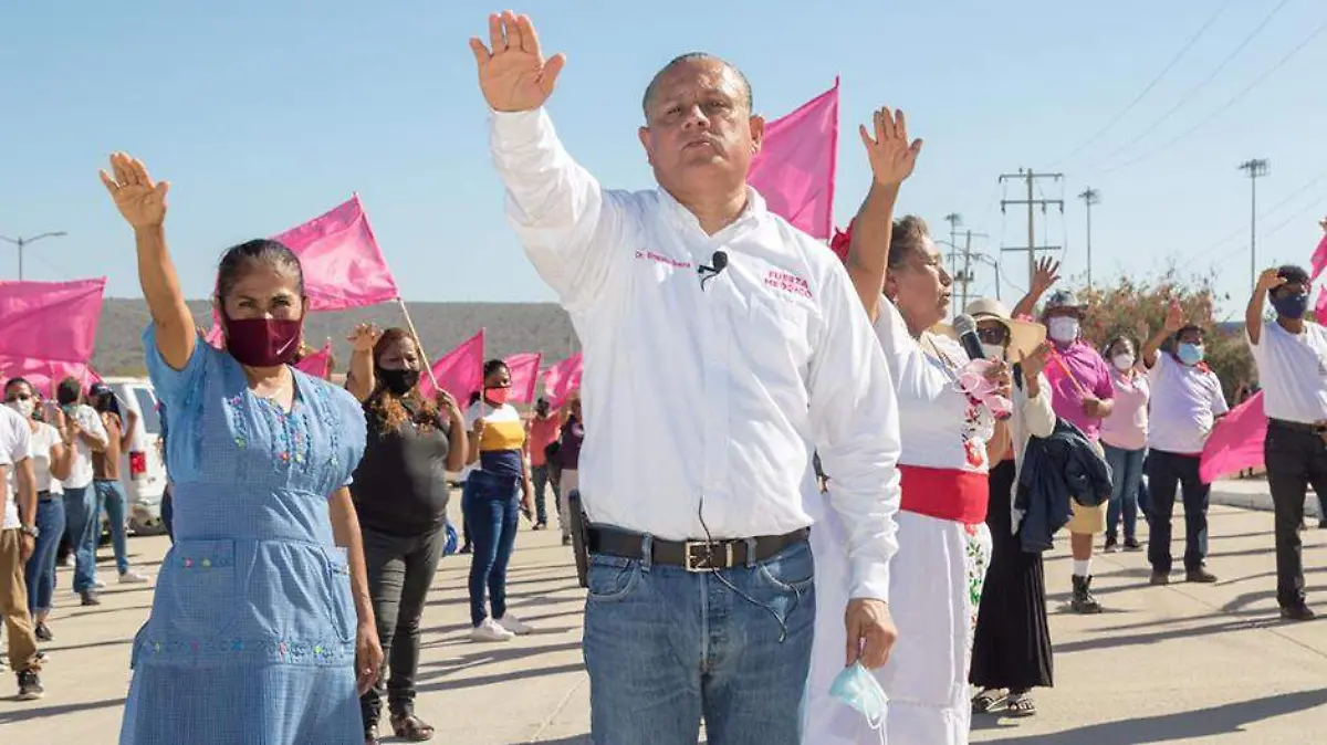 Recorre colonias de Los Cabos Ernesto Ibarra