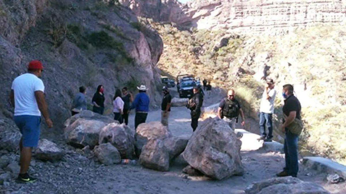 TRAS EL CIERRE DEL CAMINO...