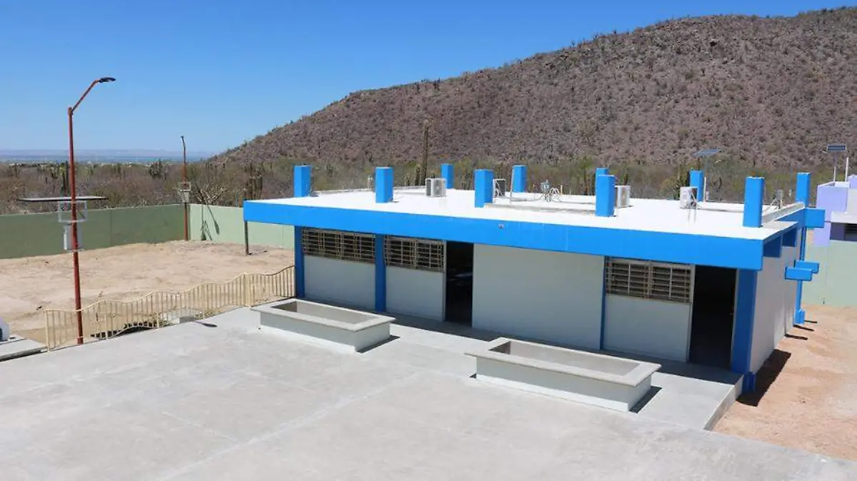 Escuelas para el regreso a clases en semáforo verde