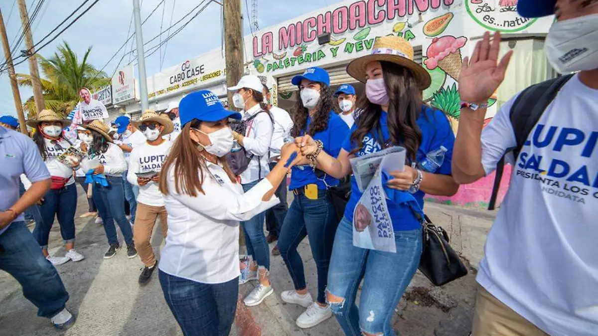 Recibe Lupita Saldaña respaldo de jóvenes cabeños