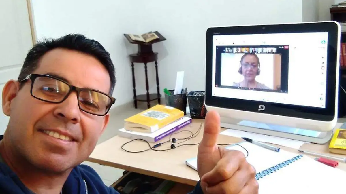 Capacitan a docentes de educación física