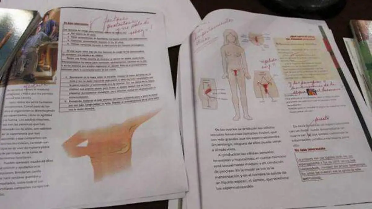 libros de texto familia CUARTOSCURO