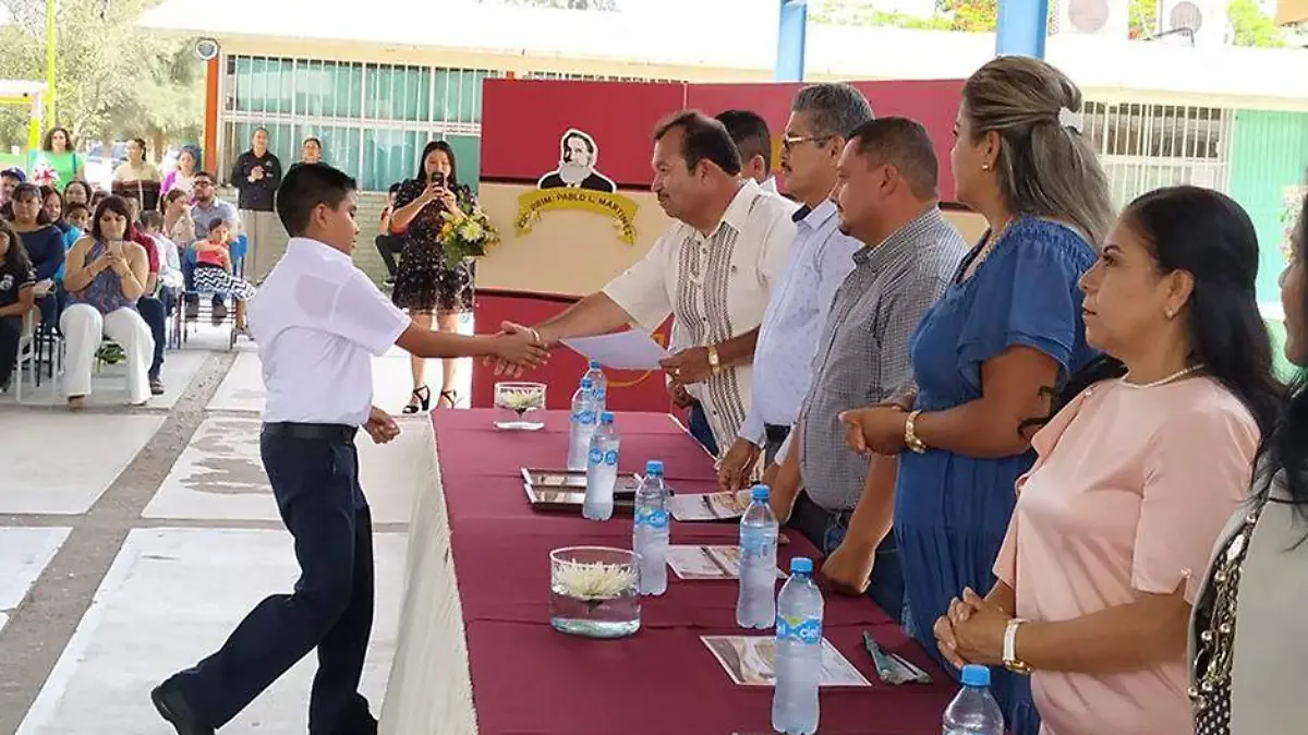 En varias escuelas de nivel