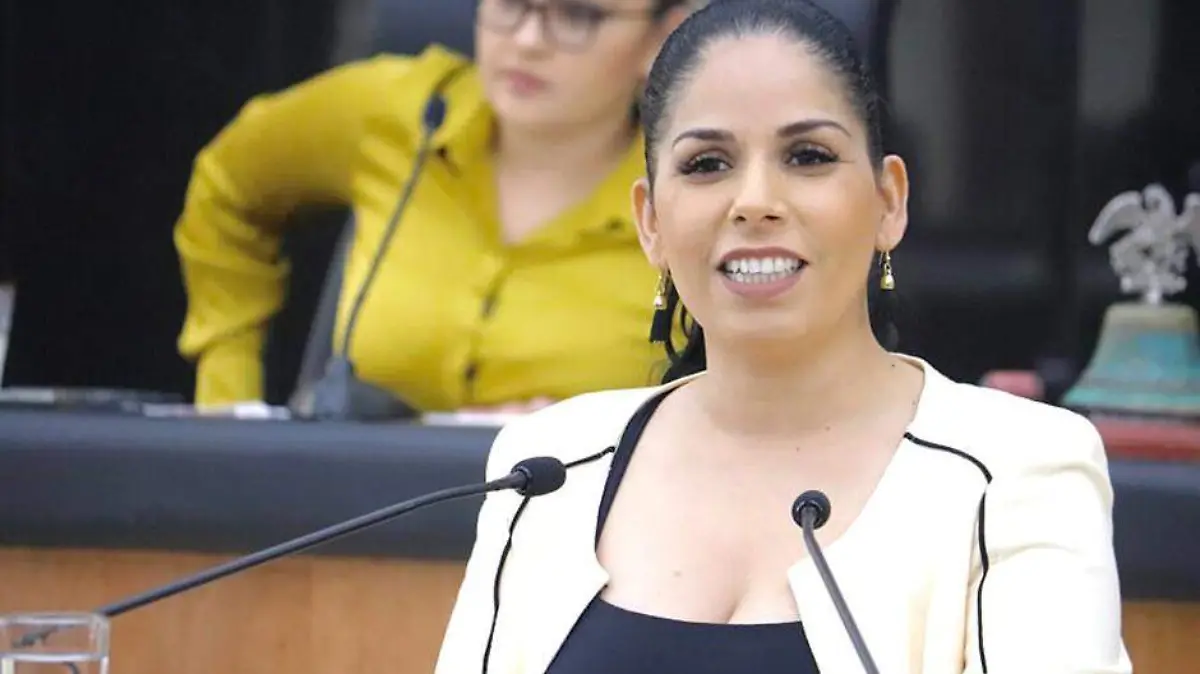 DIP PERLA FLORES LEYVA