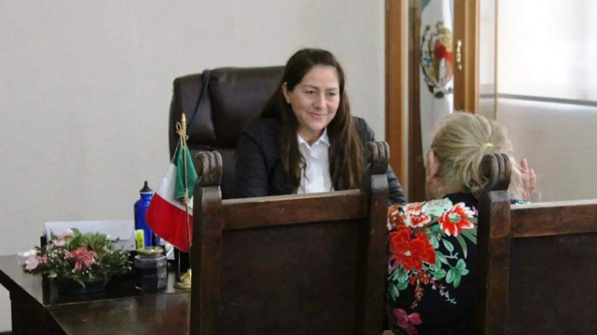 PRESIDENTA