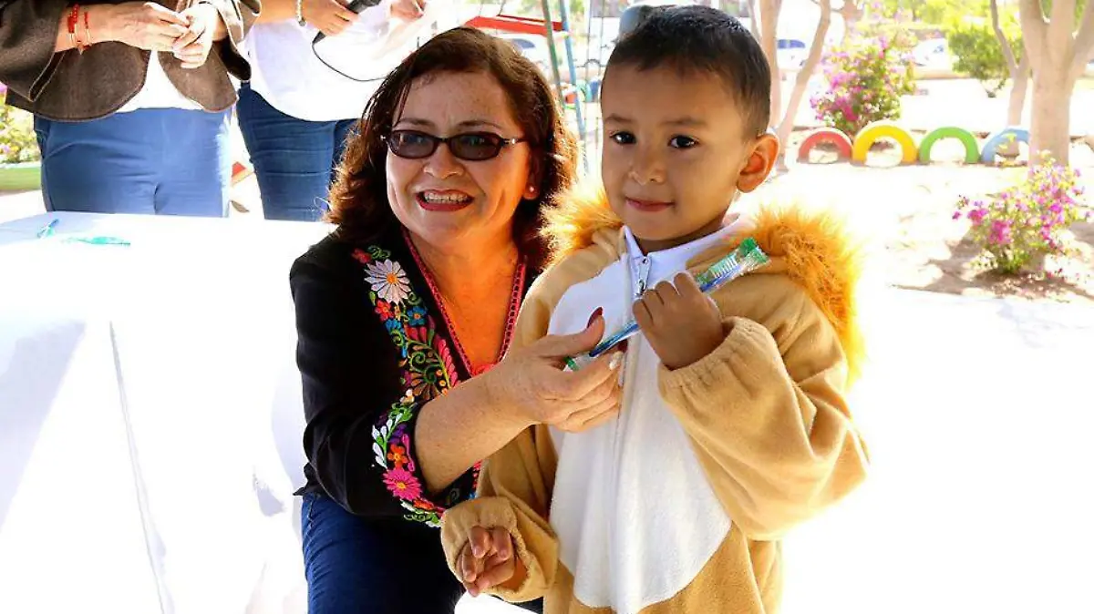 La presidenta de DIF