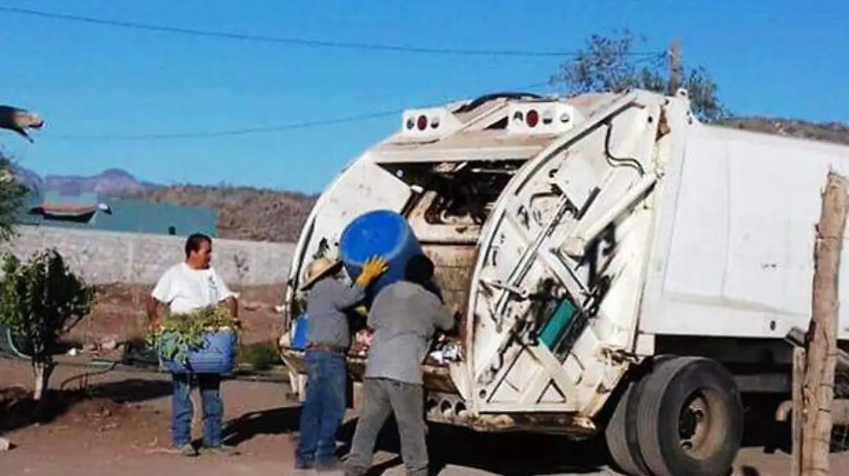 PERSONAL DE SERVICIOS PUBLICOS...