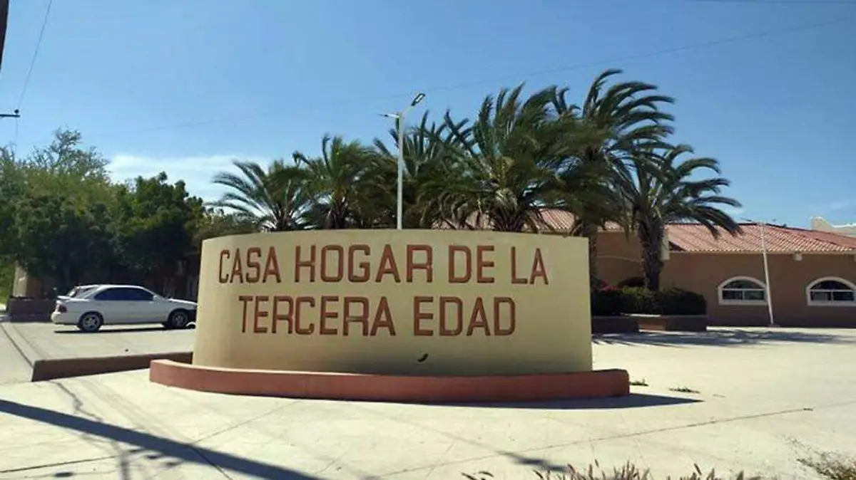 Van 4 decesos en asilo San Vicente