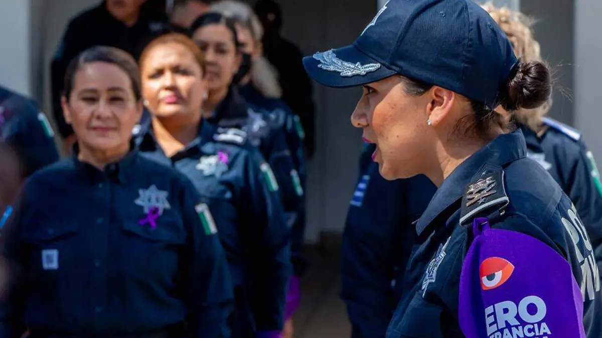 MUJERES POLICIAS 6