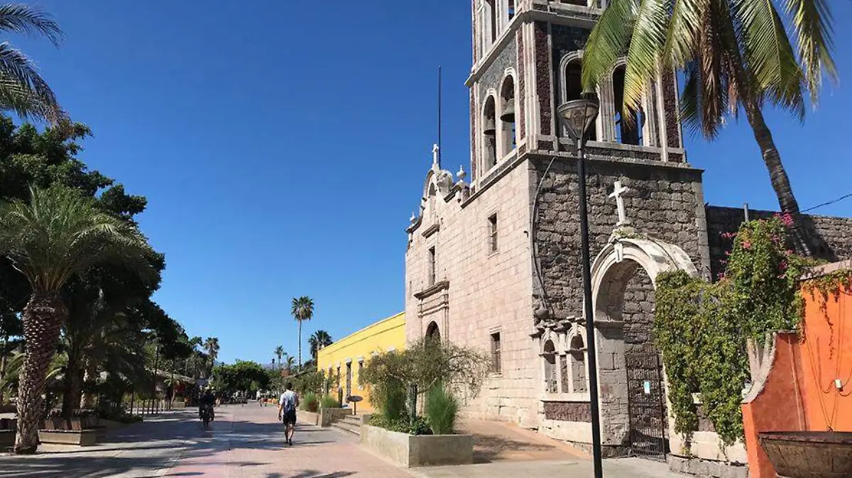 este