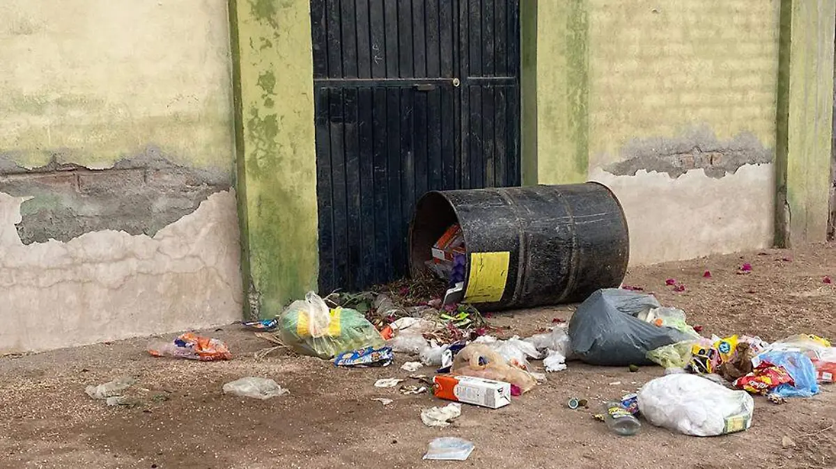 5 MAR IM BASURA