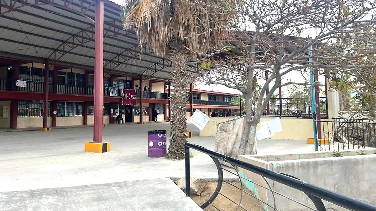 secundaria-los-cabos-altas-temperaturas-calor-estudiantes