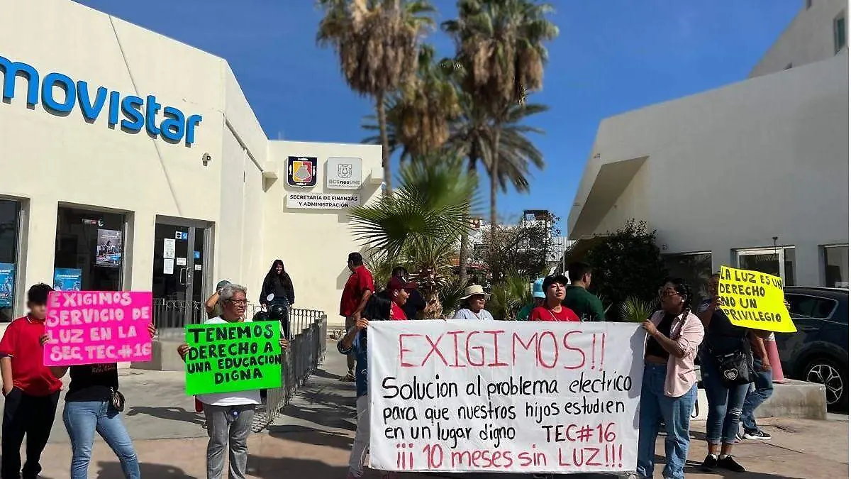 protesta secundaria tecnica 16 de Cabo San Lucas 3