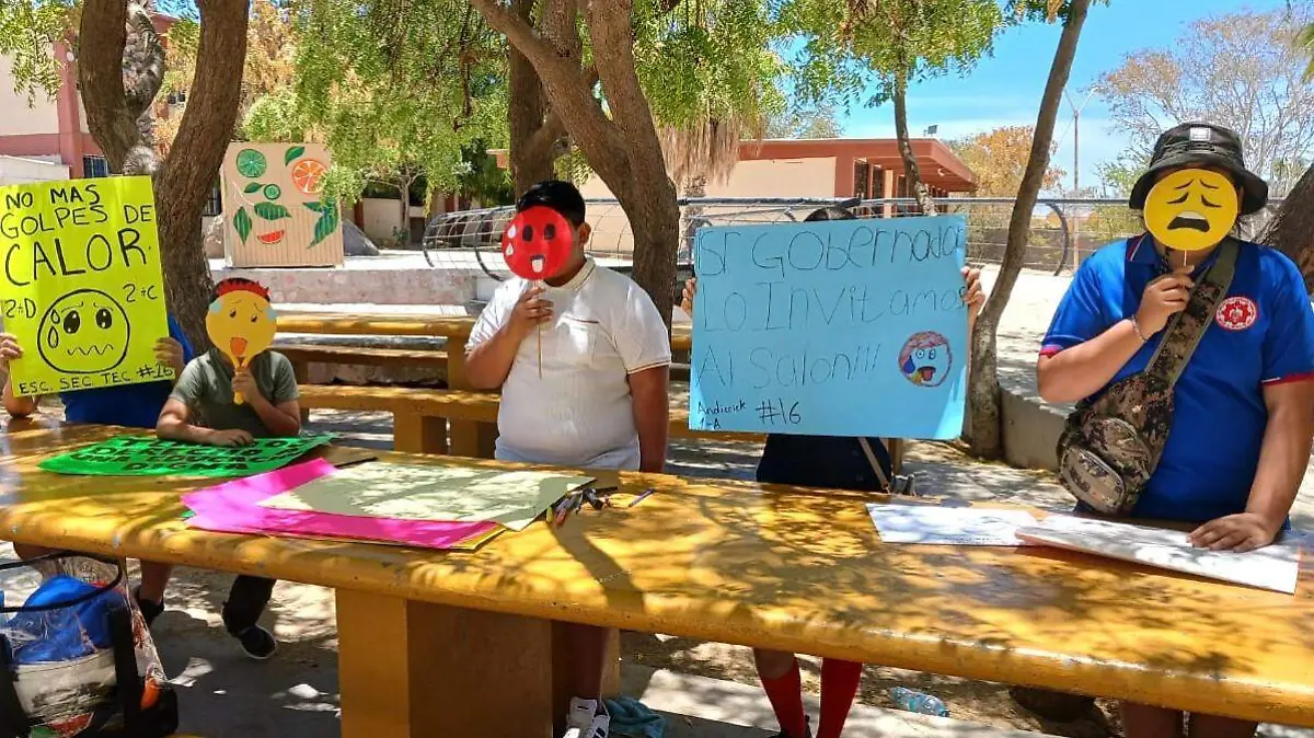 marcha-padres-familia-estudiantes-secundaria-cabo-san-lucas