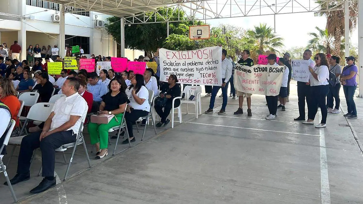problema de luz en secundari tecnica 16 de CSL 2
