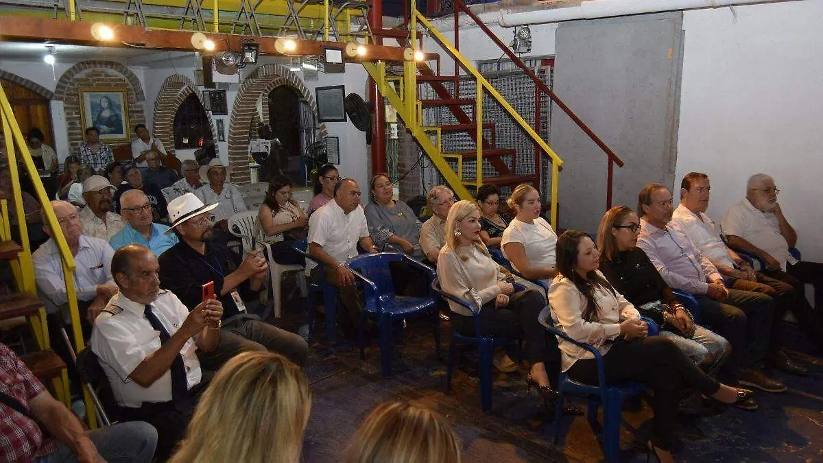 alianza-francesa-homenaje-oem-mario-vazquez-rana-el-sudcaliforniano