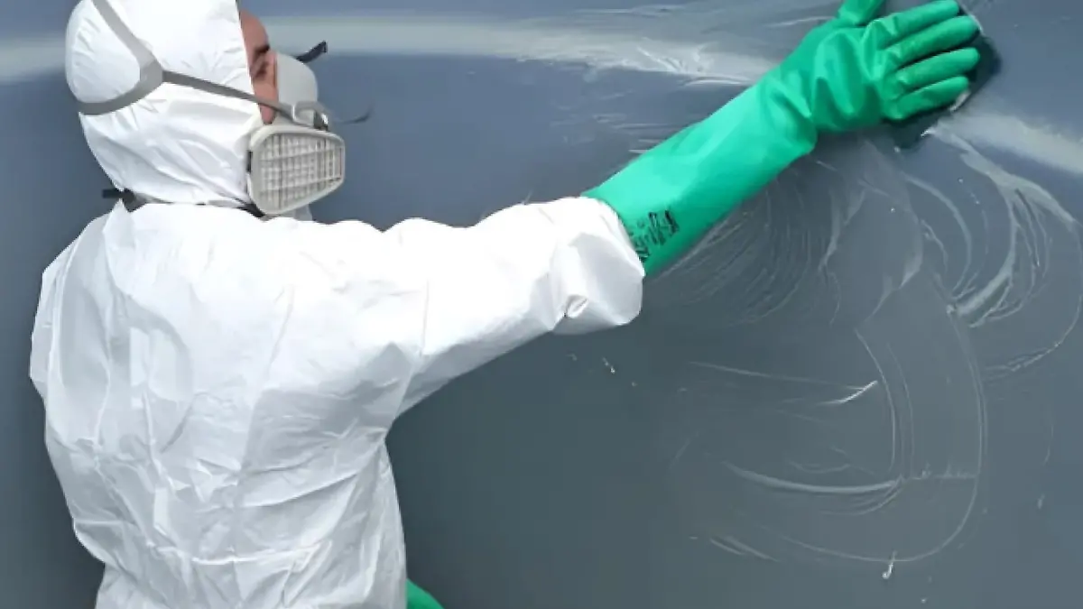 persona-lavando-tinaco