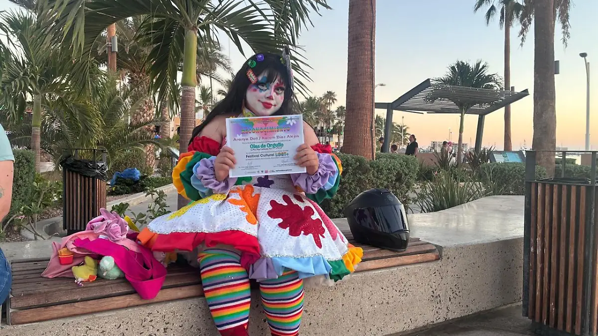 integrante-elenco-artistico-olas-orgullo-lgbtq 