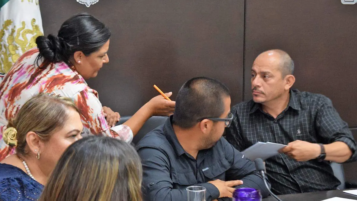 entregan-documento-abimael-calle-norte