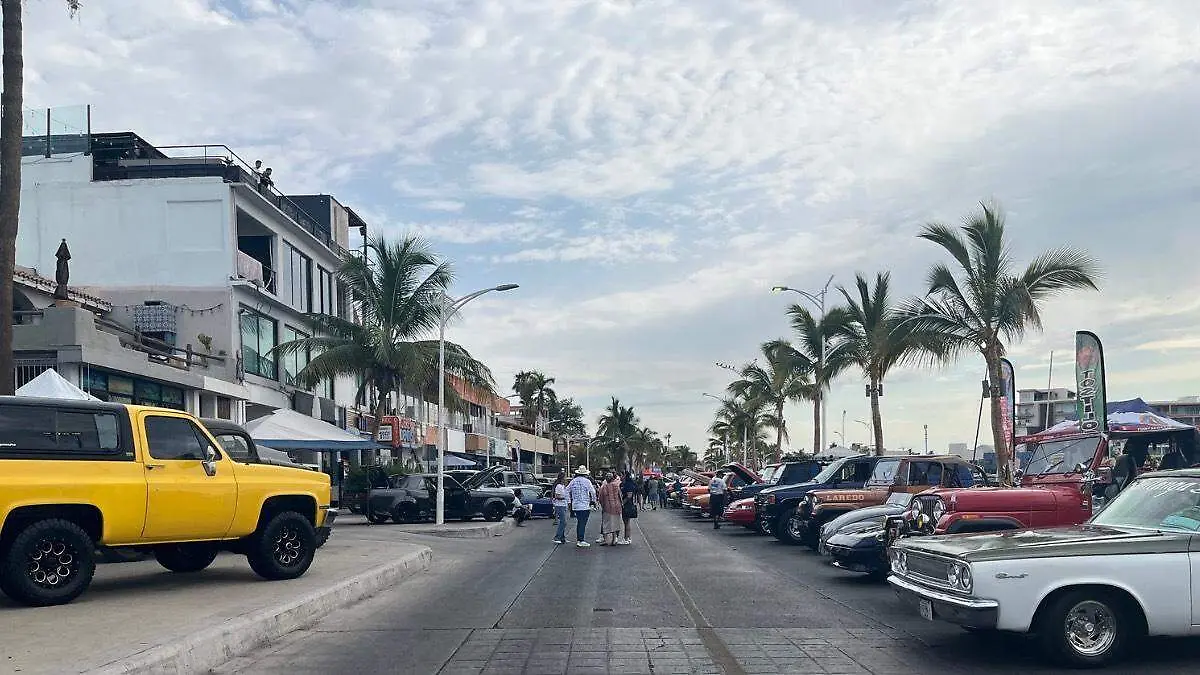 malecón-la-paz-evento-autos