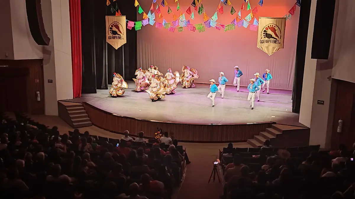 baile-regional-teatro-ciudad-la-paz