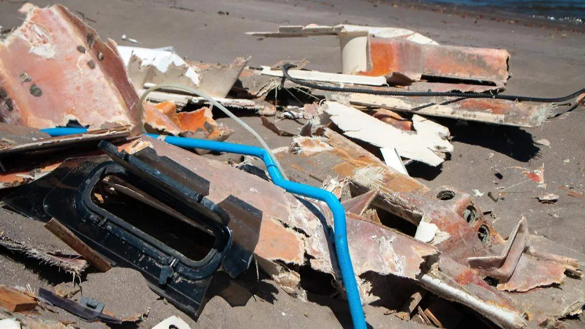 velero-mogote-pedazos-destruido-la-paz