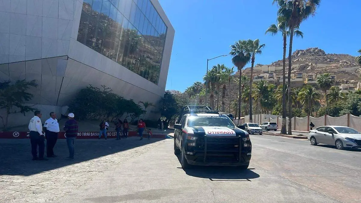 unidad-policia-municipal-los-cabos-calle