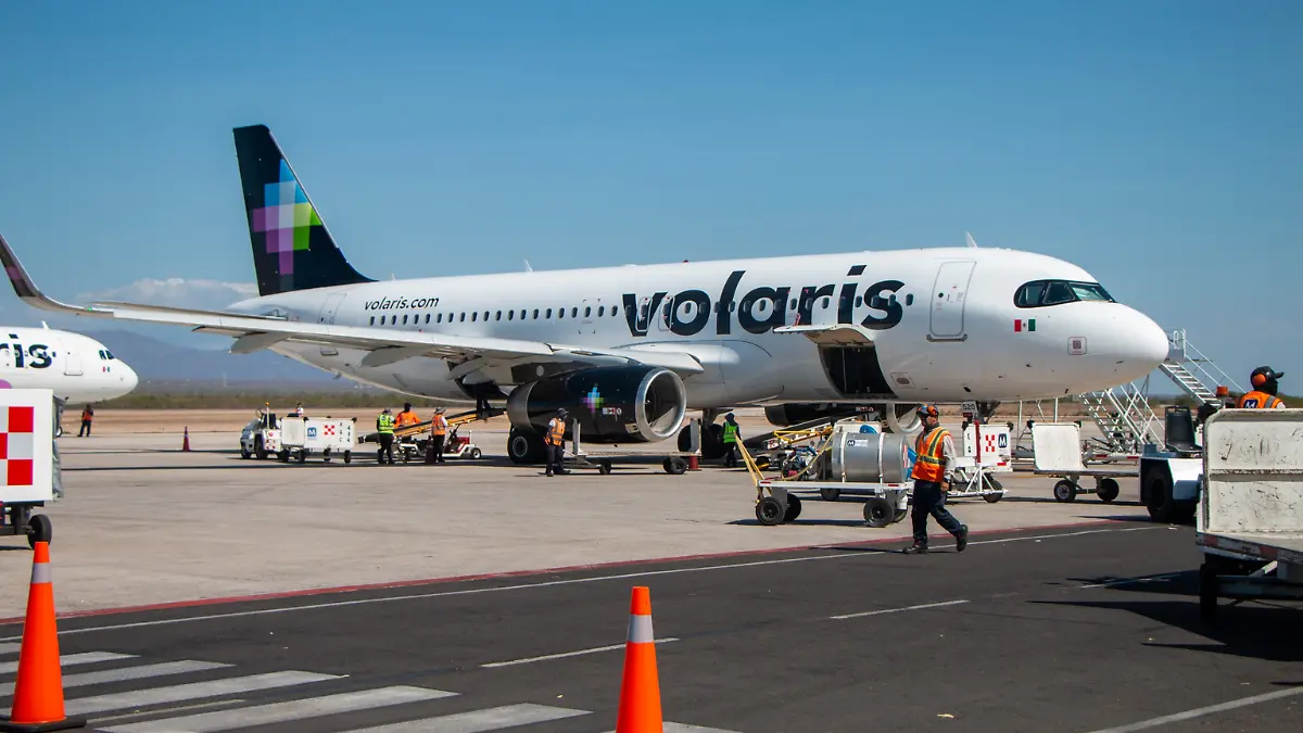 avion-aeropuerto-la-paz