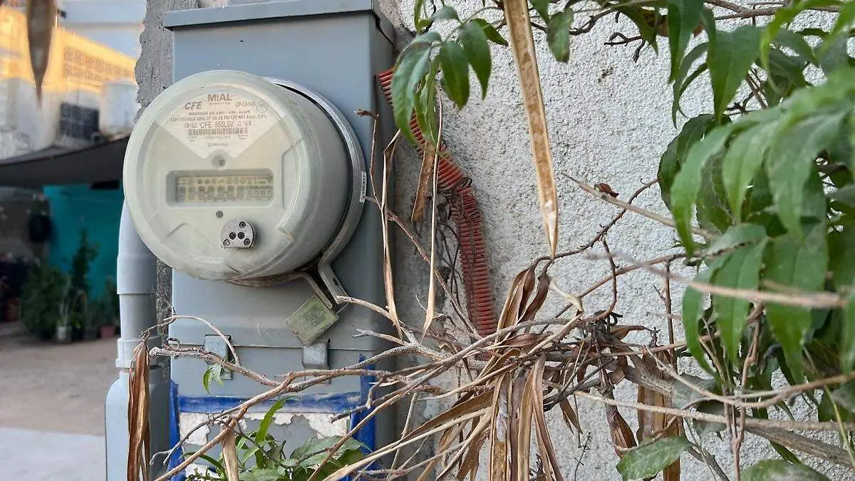 medidor-luz-fuera-casa