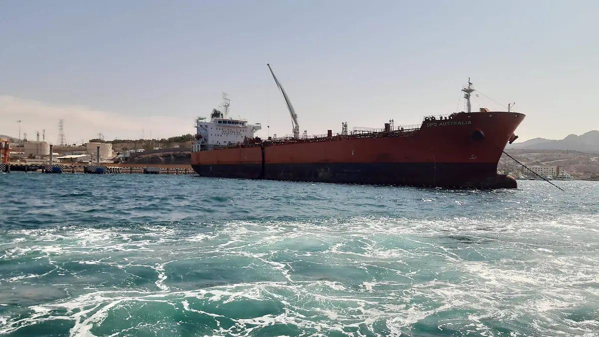 embarcaciones-transporta-combustible