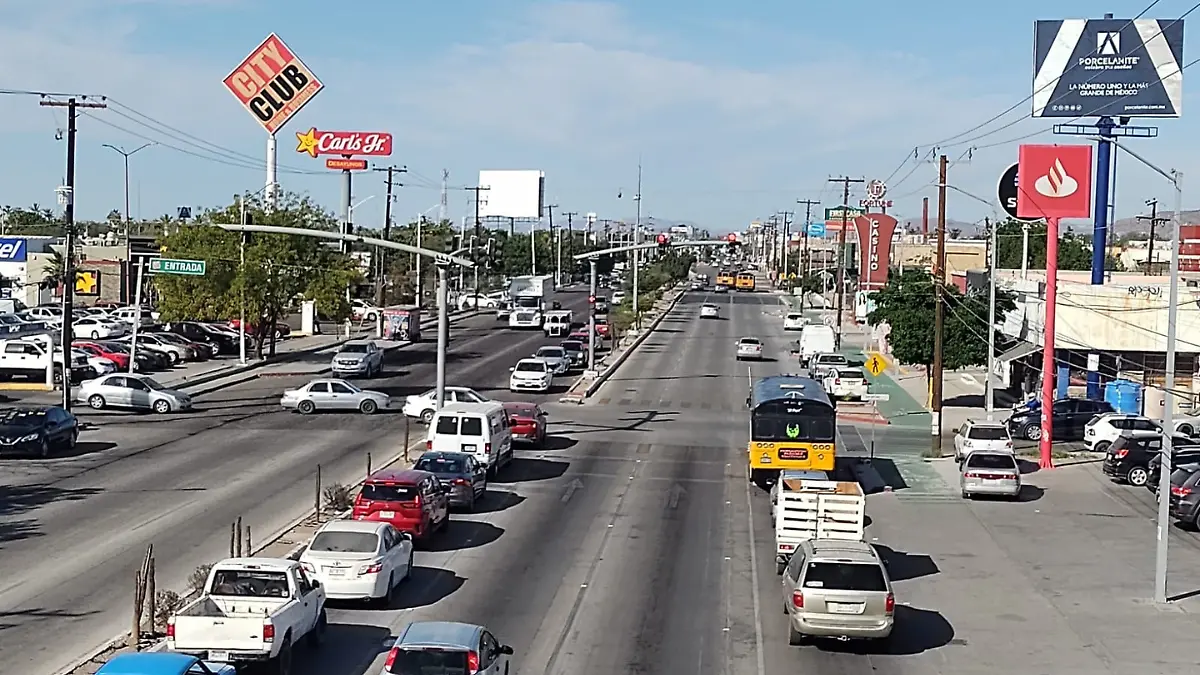 transito en avenida y calles de la paz